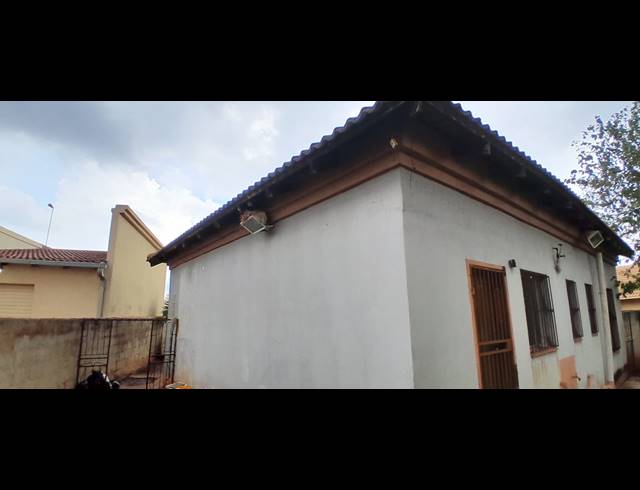 3 BEDROOM HOUSE FOR SALE IN VOSLOORUS
